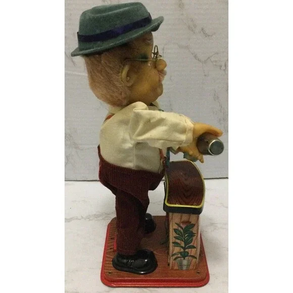 ROSKO CHARLIE WEAVER #0650 BATTERY POWERED BARTENDER 1962 non-working - Picture 4 of 10